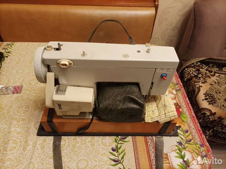 Швейная машинка чайка бу электрическая