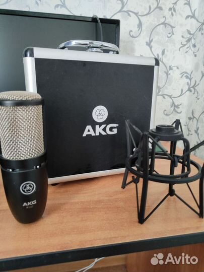 Студийный микрофон Akg p 220