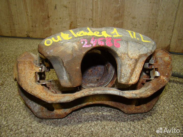 Суппорт передний левый Mitsubishi Outlander (CU)