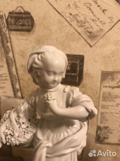 Фарфоровые статуэтки Европа