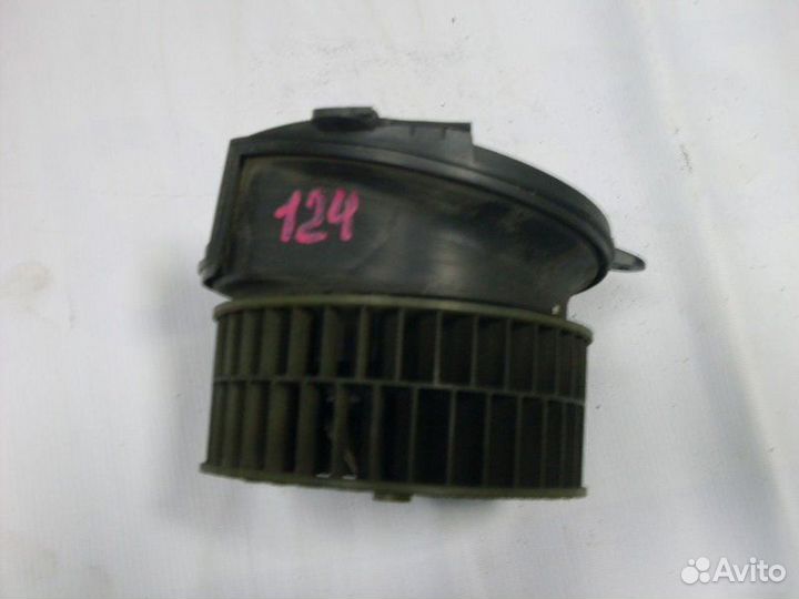 Моторчик печки Mercedes-Benz E-Class W124