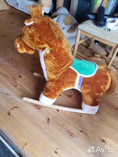 Детская качалка лошадь