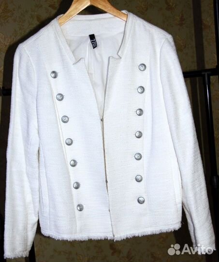 Твидовый жакет белый