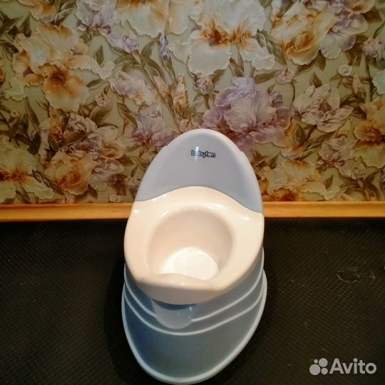 Детский горшок в виде унитаза