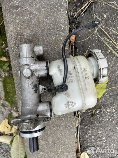 Главный тормозной цилиндр Киа Рио 1