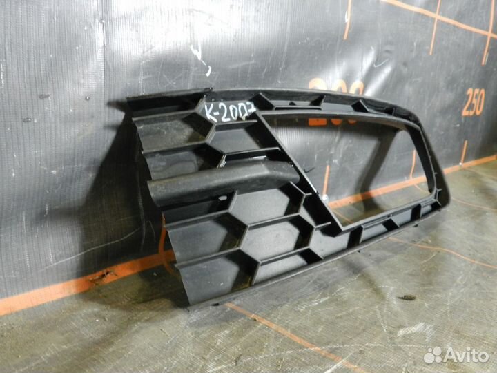 Накладка фары левой -Skoda Octavia A7