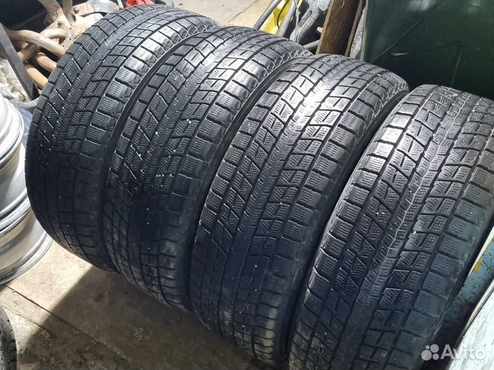 Dunlop Winter Maxx SJ8 235/55 R20 102R