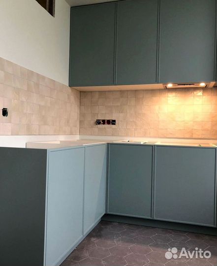 Кухни на заказ с надежными механизмами