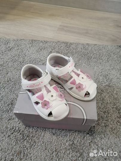 Продам туфли открытые, новые