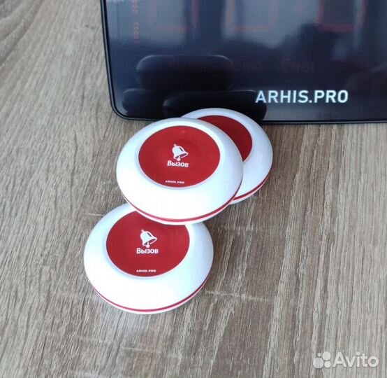 Кнпока вызова официанта и табло отображения вызова