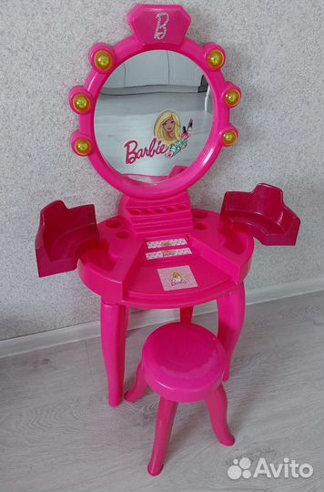 Туалетный столик Barbie для девочки