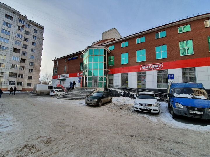 Продаются цокольные помещения, 121-247 м²