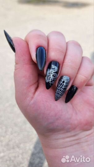 Наращивание ногтей, маникюр