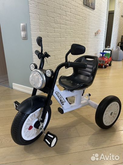 Детский велосипед трехколесный