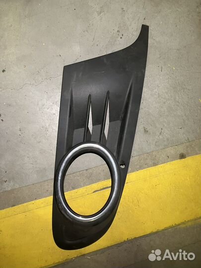 Решетка переднего бампера golf 6