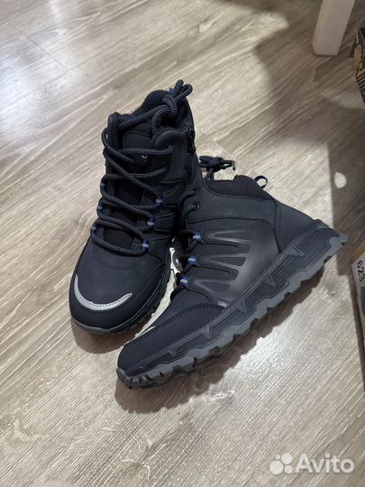 Ботинки новые для мальчика 37