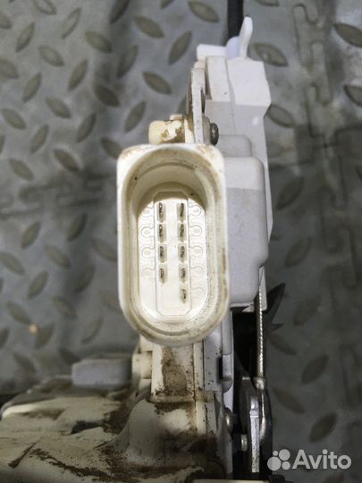 Замок задний правый (Volkswagen Touareg)