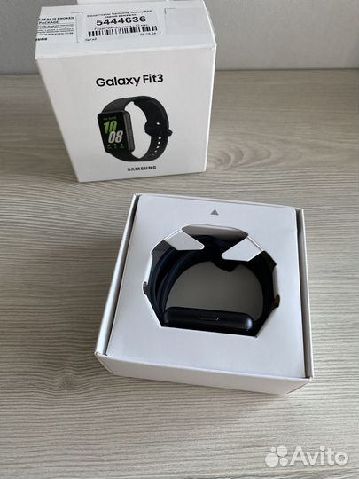 Смарт-часы Samsung Galaxy Fit3, серый ремешок