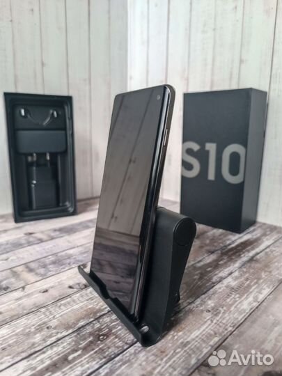 Samsung Galaxy S10, 8/128 ГБ