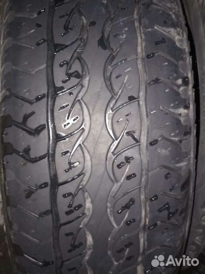 Kumho Road Venture SAT KL61 265/65 R17