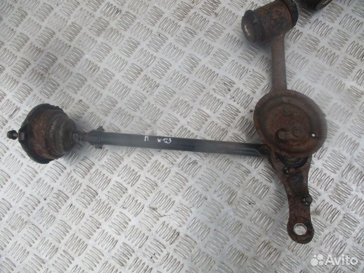 Рычаг нижний передней подвески Mercedes W123