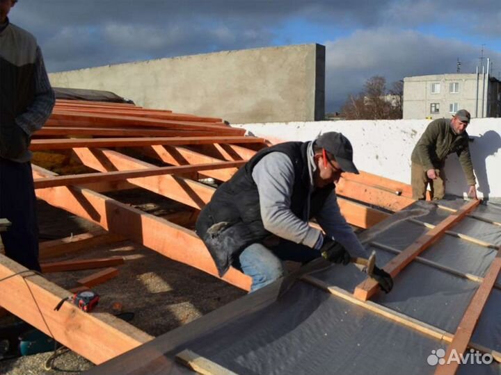 Бригада строителей