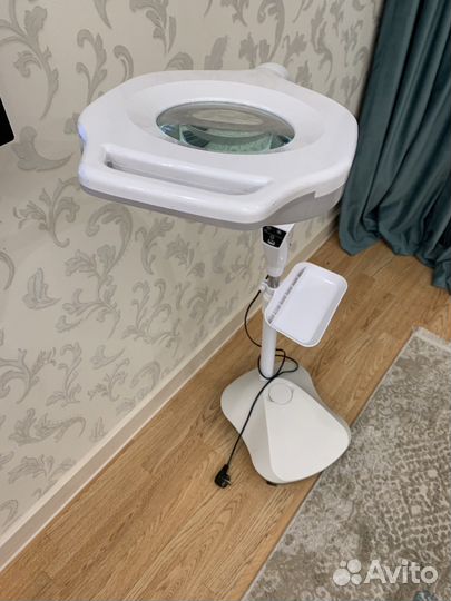 Лампа лупа для косметолога