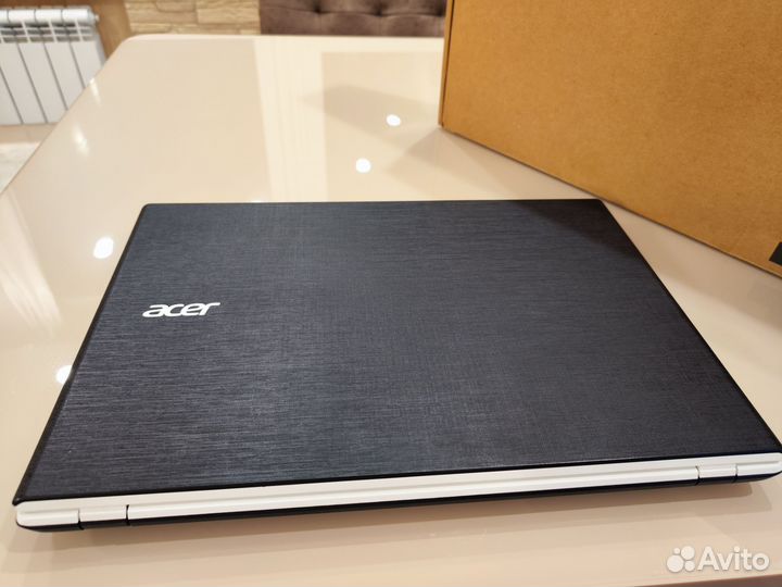 Acer Aspire E 15 E5-573G-31Y4