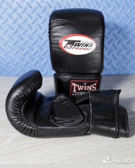 Боксерские снарядные перчатки Twins кожаные