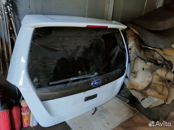 Крышка багажника subaru forester sg спойлер стекло