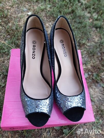 Туфли блестящие