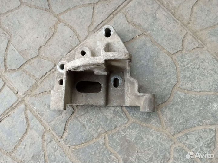 Волга сайбер кронштейн