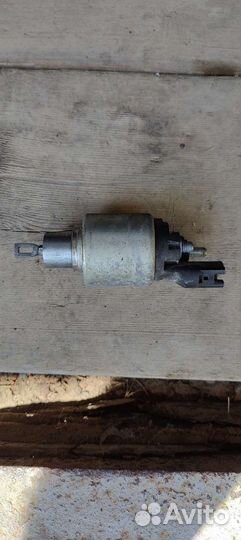 Втягивающее реле стартера Toyota Corolla E180