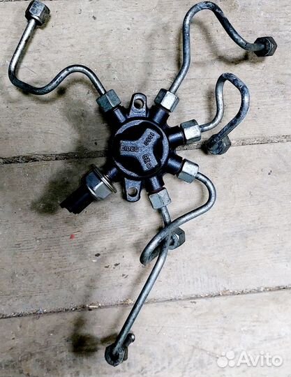 Рейка топливная (рампа) Форд Фокус 2 2005-2011г