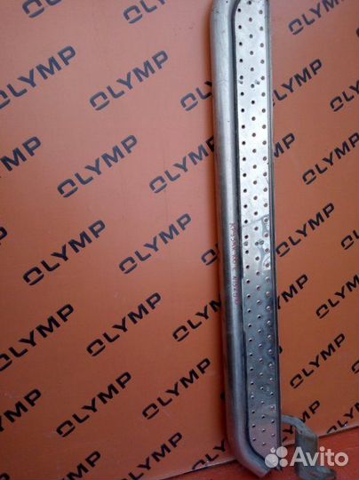 Подножка правая Toyota Land Cruiser HDJ101 1HD-FTE