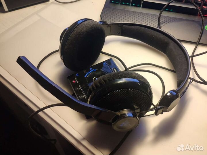 Наушники Razer Megalodon