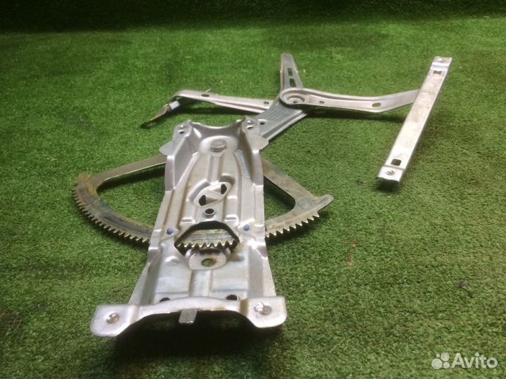 Стеклоподъемник Opel Astra H Z16XER 2007