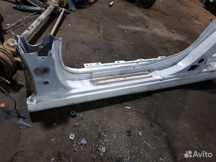 Порог левый Renault Latitude 2013