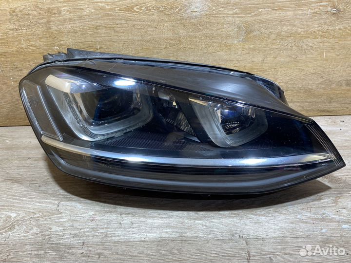 Фара правая Volkswagen Golf 7 адаптив 142582