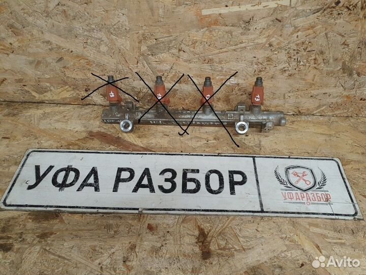Топливная рампа без трех форсунок Mitsubishi Lance