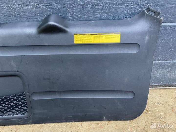 Обшивка крышки багажника Toyota Rav4 30