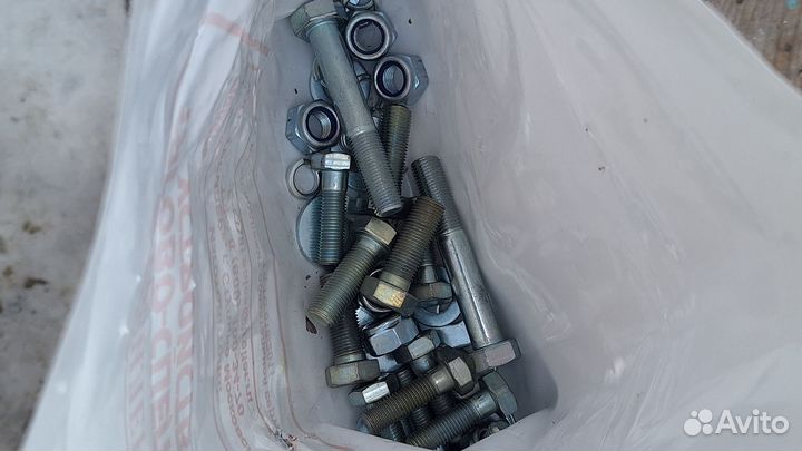 Транспортно тяговое устройство