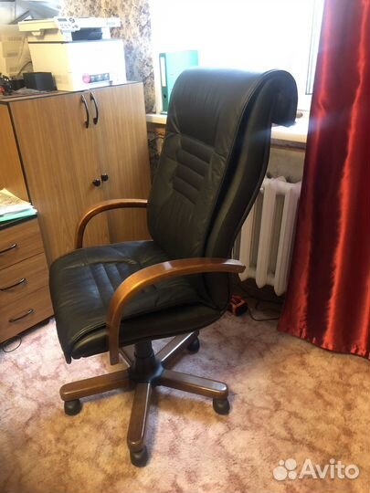 Кресло кожаное компьютерное