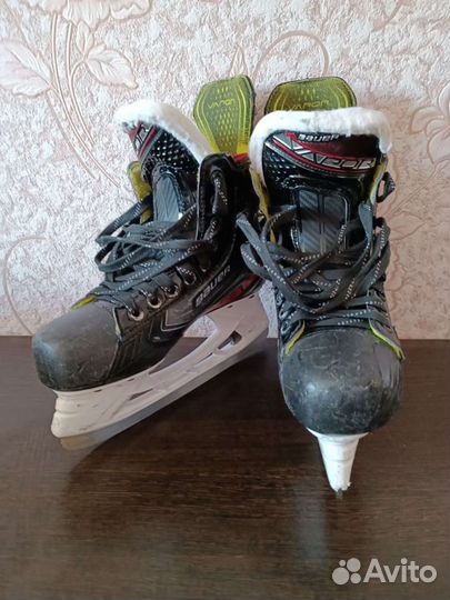 Хоккейные коньки бауэр