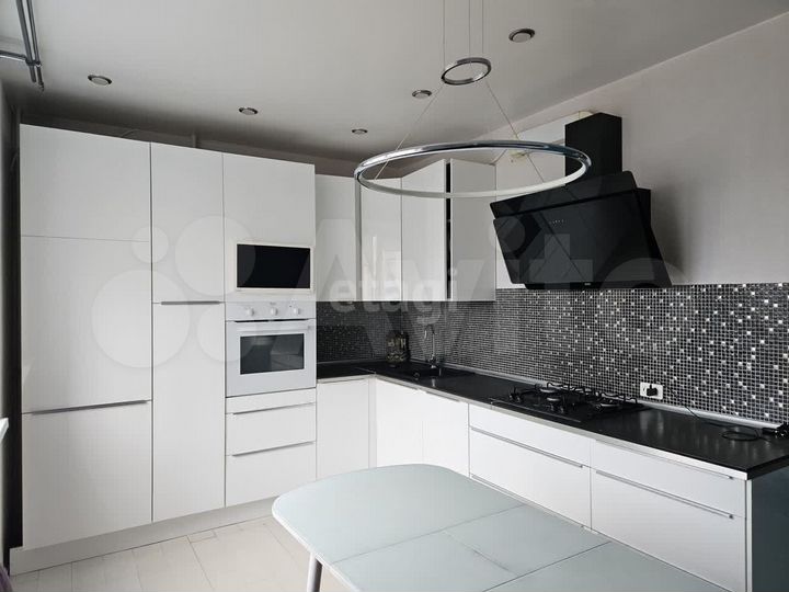 3-к. квартира, 83 м², 6/10 эт.