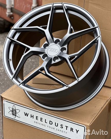 Кованые диски Audi S5 R20