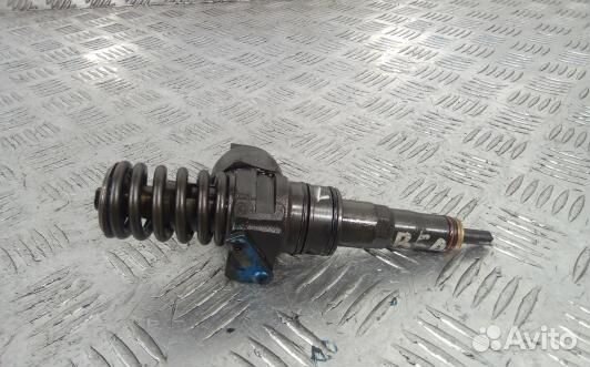 Форсунка дизельная skoda superb 2 (BEA12AL01)