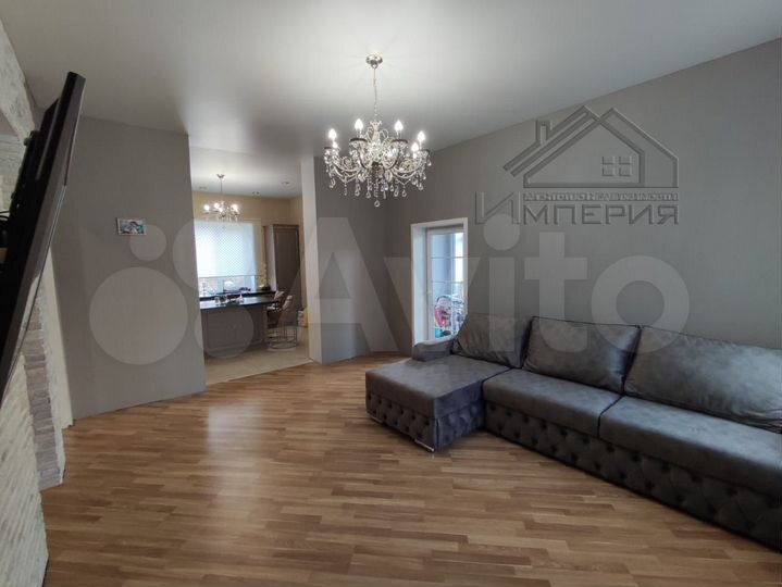 Коттедж 168 м² на участке 10 сот.