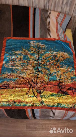 Новый платок 89*89 см