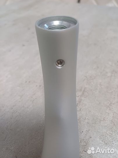 Ручка Schuco изогнутая для алюминиевых дверей (мет